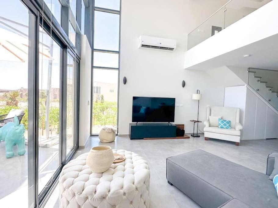 Beachfront Spacious Somabay Loft Chalet